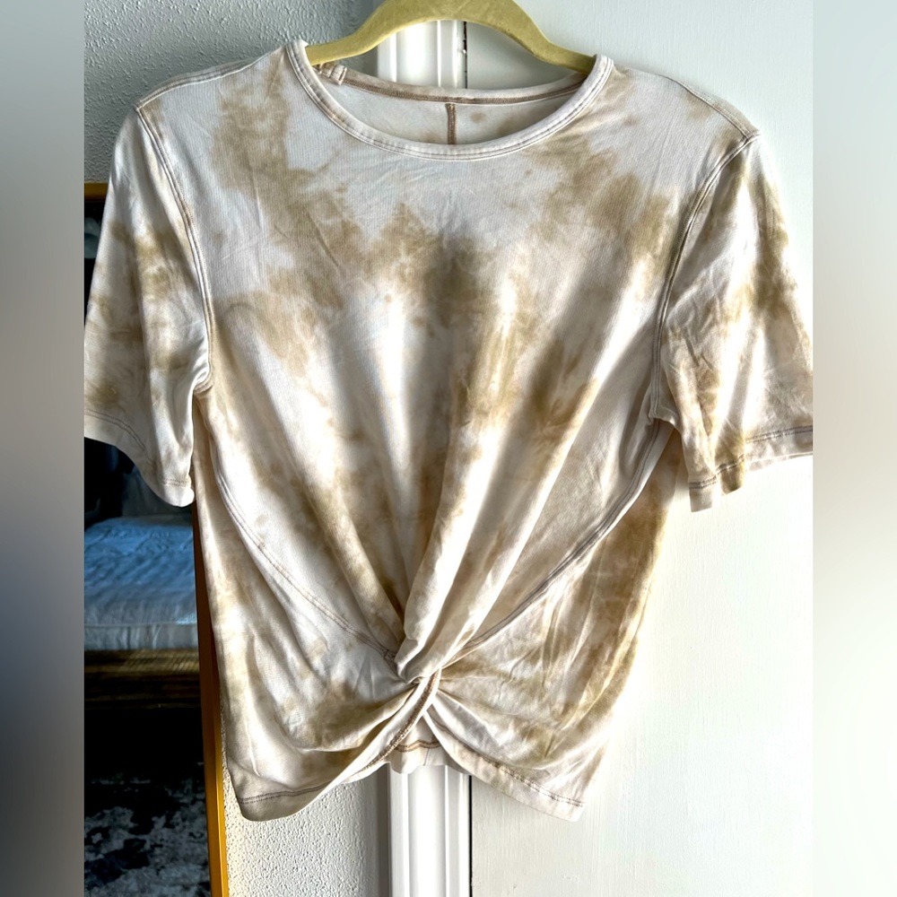 Lululemon CRESCENT WASH T-SHIRT SHORT SLEEVE TIE DYE TWIST KNOT HEM